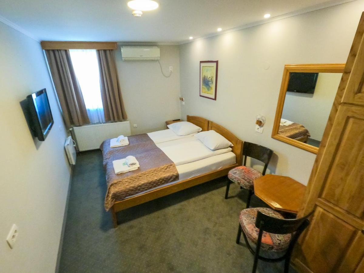 Pansion Stari Grad Hotel Sarajevo Bagian luar foto