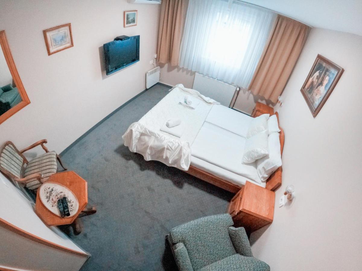 Pansion Stari Grad Hotel Sarajevo Bagian luar foto