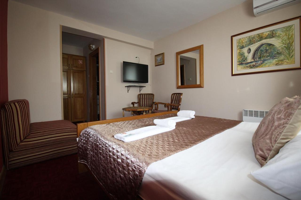 Pansion Stari Grad Hotel Sarajevo Bagian luar foto